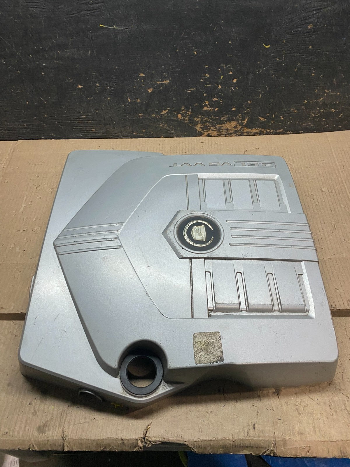 2004 to 2007  Cadillac CTS 3.6L Plastic Engine Cover Shield OEM x8181 DG2