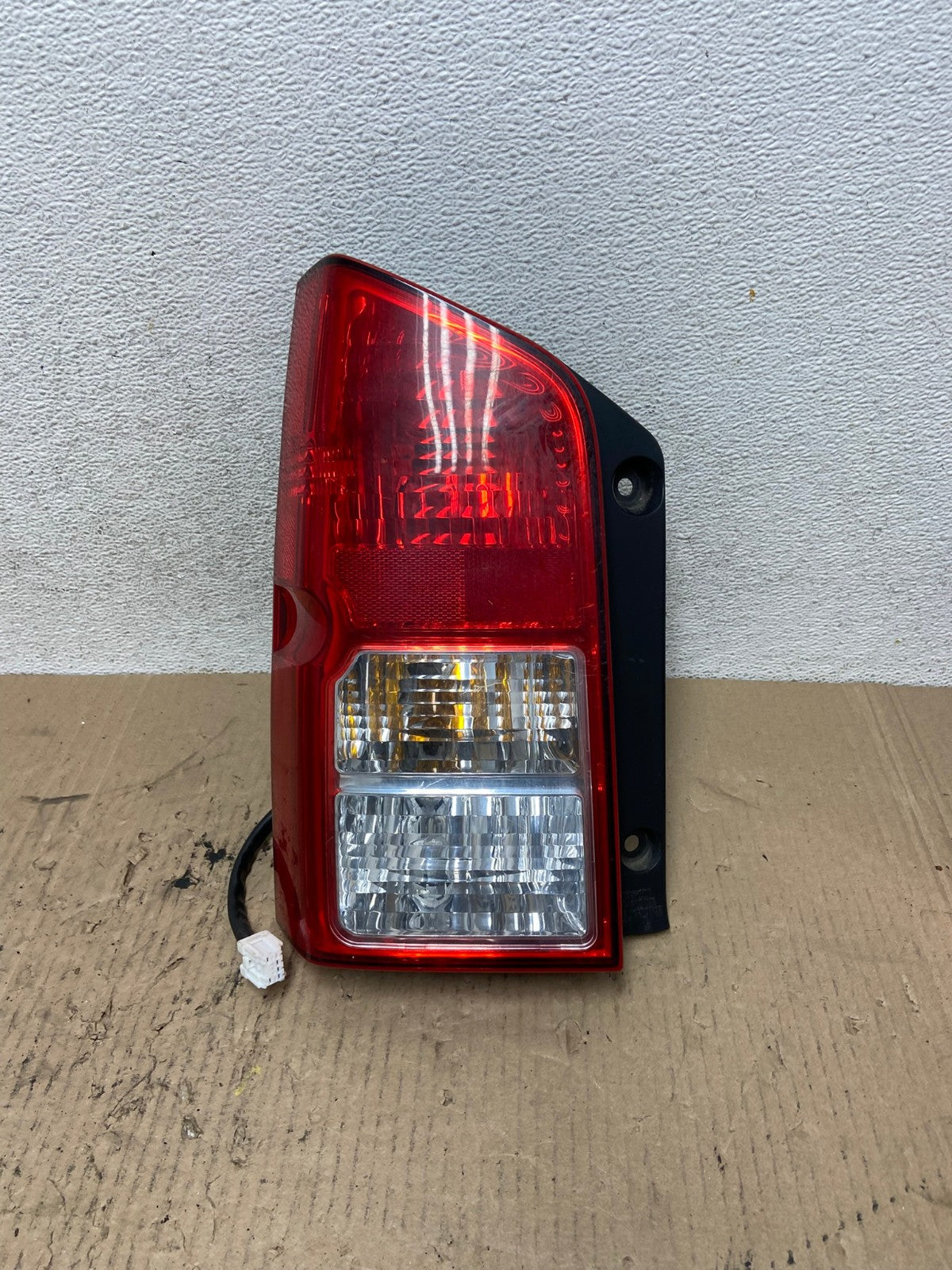 2005 to 2012 Nissan Pathfinder Tail light Left Driver Lh Side AF6025 LK0