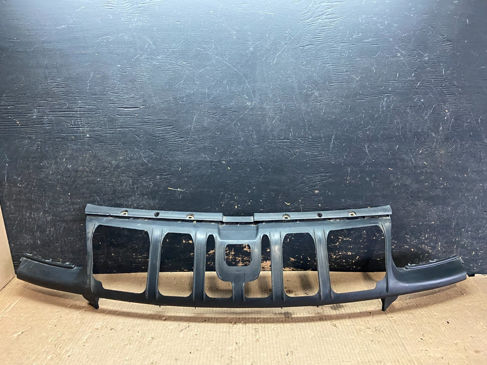 2008 to 2010 Porsche Cayenne Front Under Bumper Garnish 7L5853915 z3245 DG0