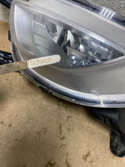 2014 to 2016 Kia Cadenza Front Left+Right Set Fog Light EM W9323 DG4