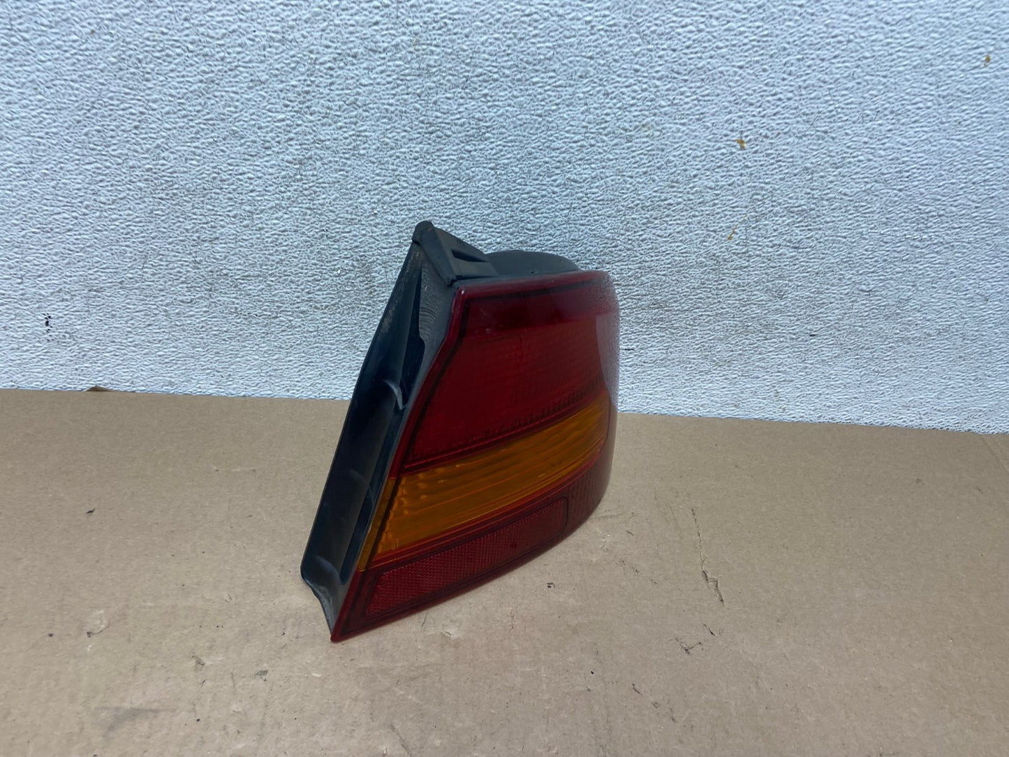 2000 to 2004 Subaru Legacy Right Passenger Rh Side Tail Light AG4608 LK2
