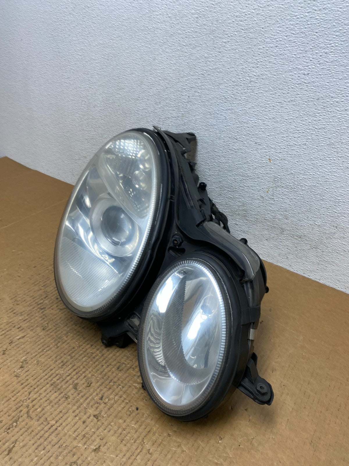 2003-2006 Mercedes E E320 E350 Class Right Passenger Halogen Headlight AE1368 DW1
