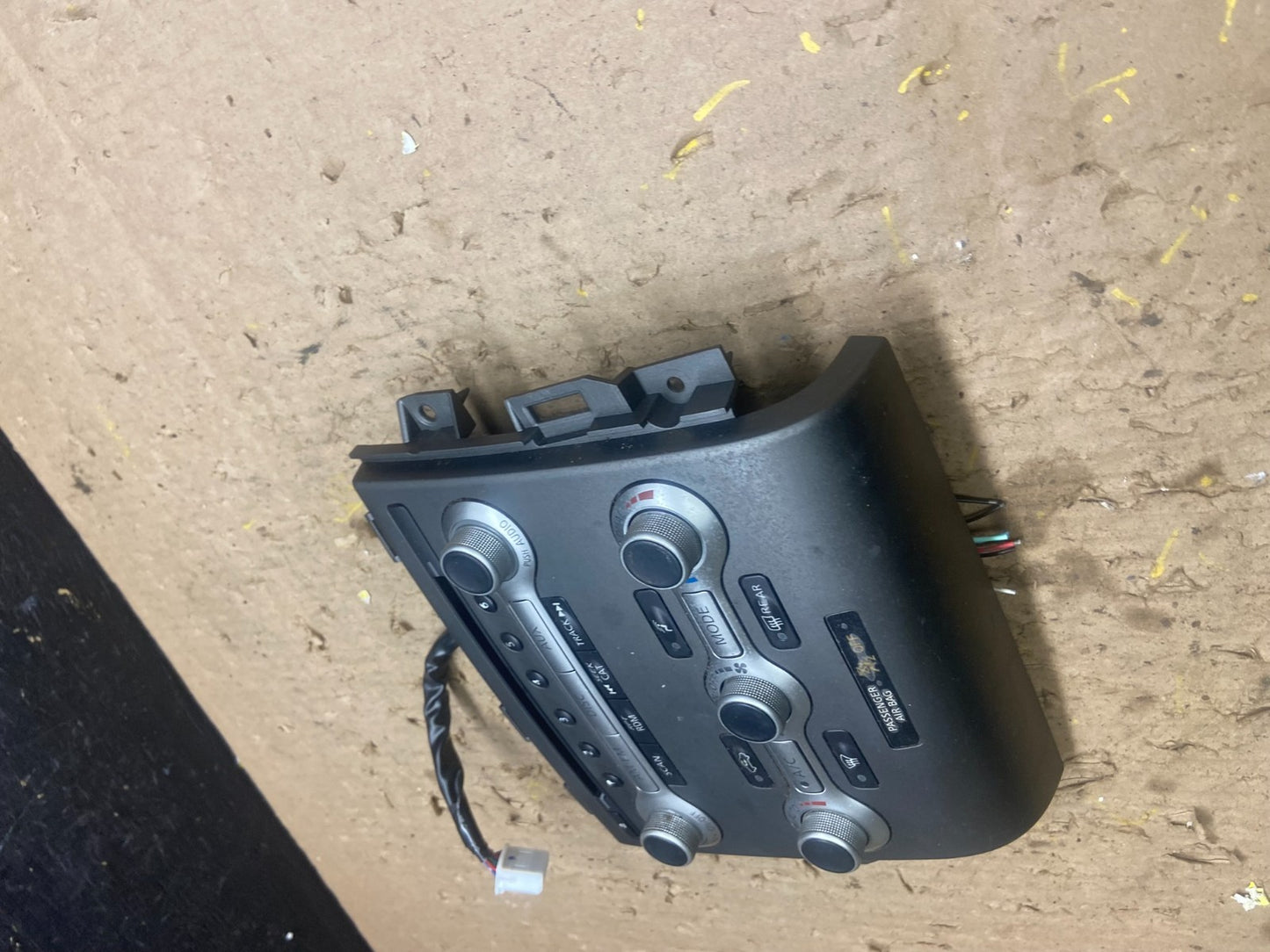 2009 - 2010 Nissan Murano AM FM Radio CD Climate Control Panel t9009 DG2