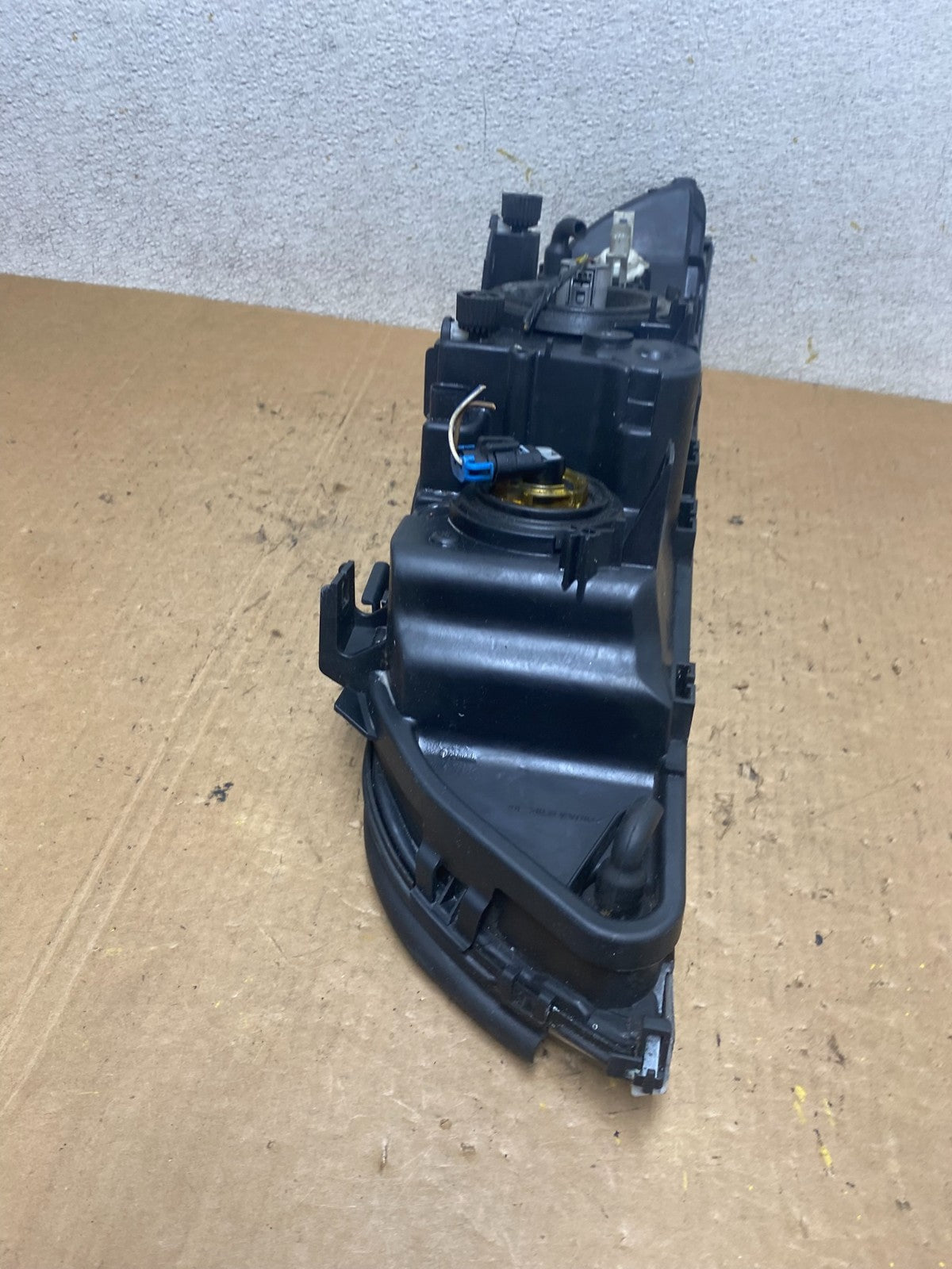 1997 - 2000 BMW E39 5 Series Headlight Right Passenger RH Halogen OEM Q7977 DW6
