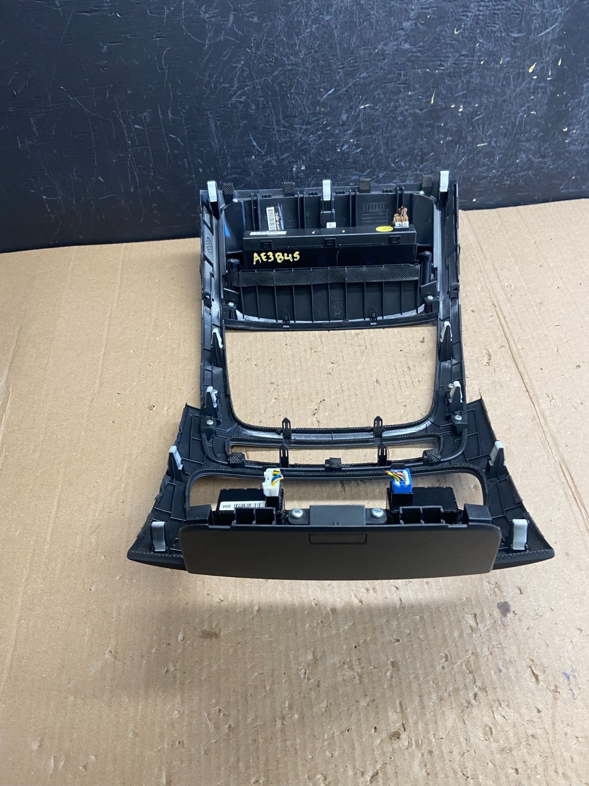 2014 2015 Kia Sorento Center Radio Climate Control Clock Trim Heat Seat AE38454