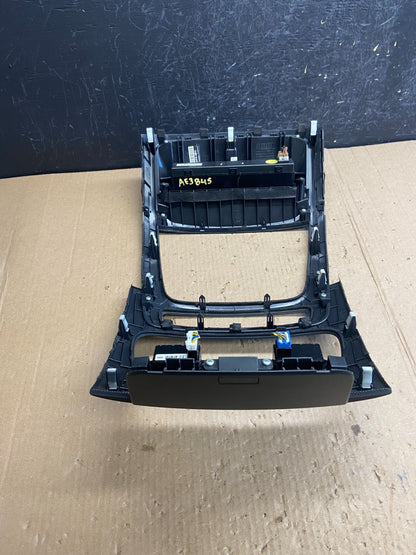 2014 2015 Kia Sorento Center Radio Climate Control Clock Trim Heat Seat AE38454