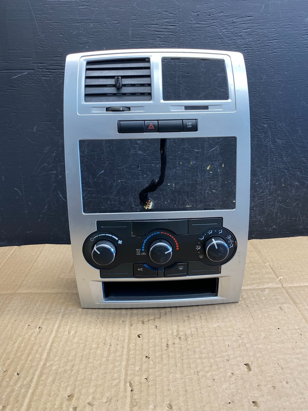 2008 - 2010 Dodge Charger Dash Climate Temperature Control Radio Bezel ac9453 DG0