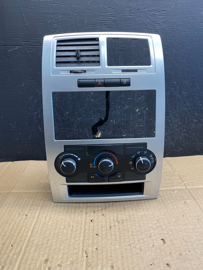 2008 - 2010 Dodge Charger Dash Climate Temperature Control Radio Bezel ac9453 DG0