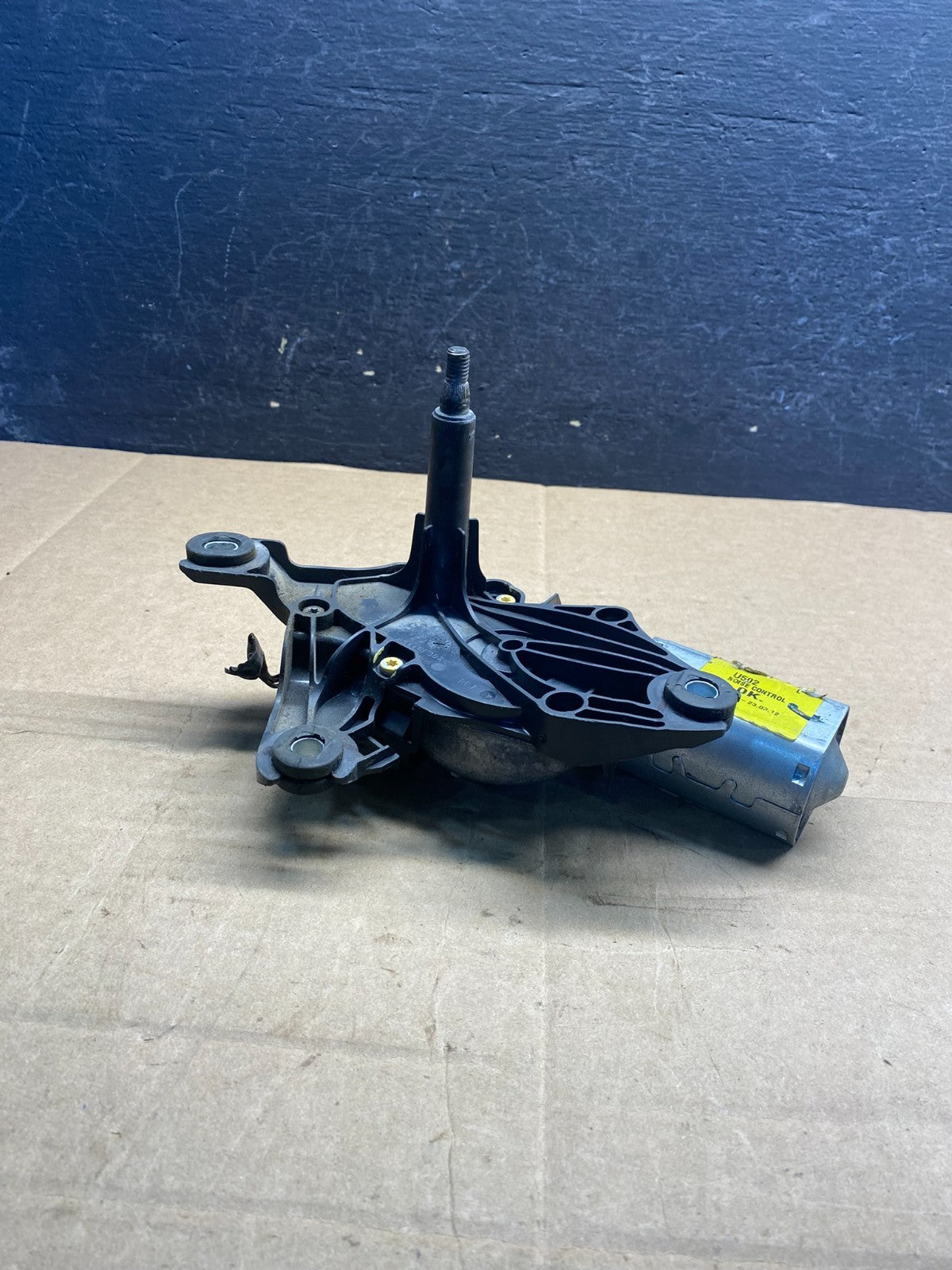 2011 to 2019 Ford Explorer Rear Windshield Wiper Motor ae8249 DG1