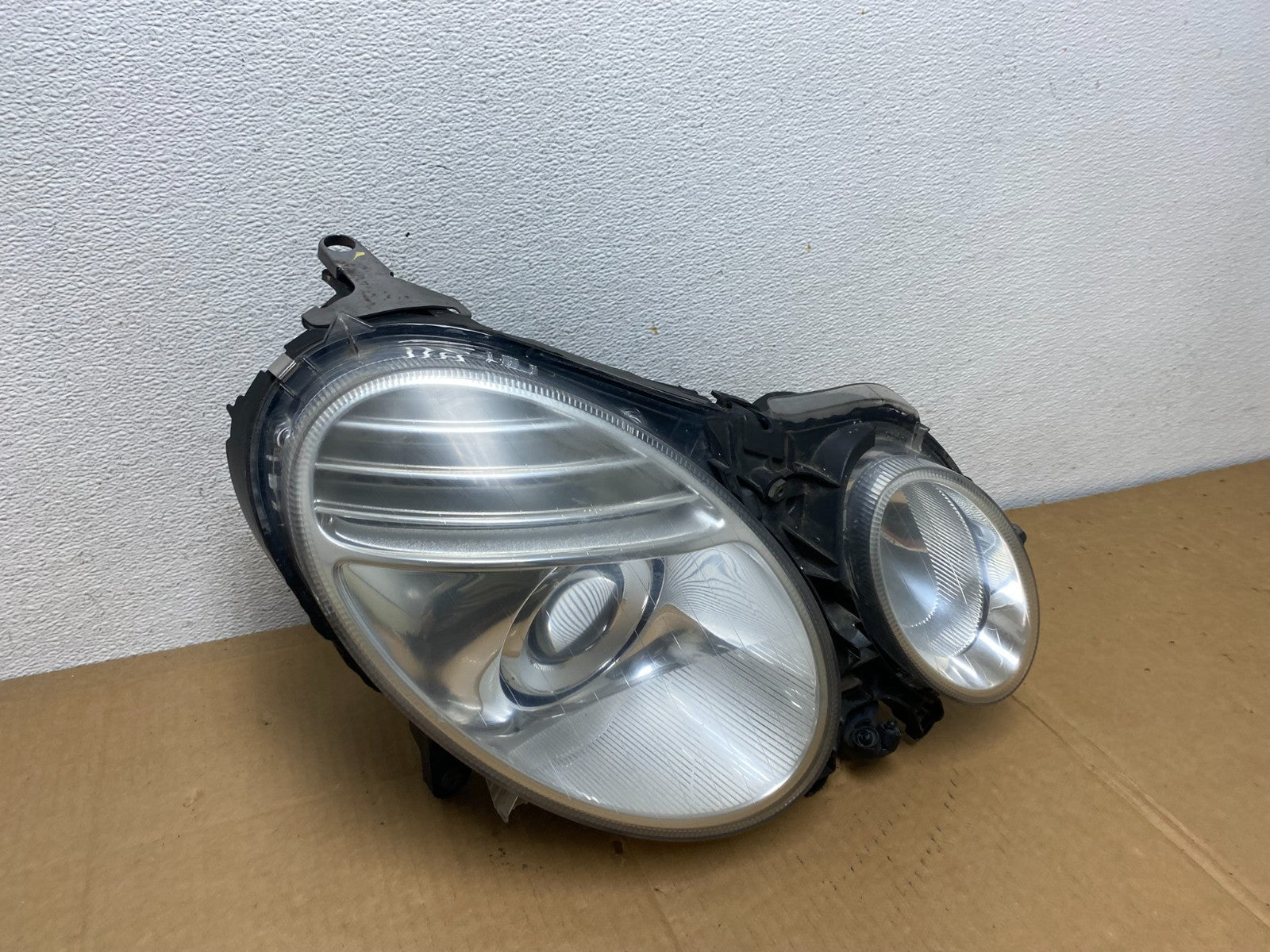 2007 2008 2009 Mercedes E Class Right Passenger RH Halogen Headlight AD0731 DW2