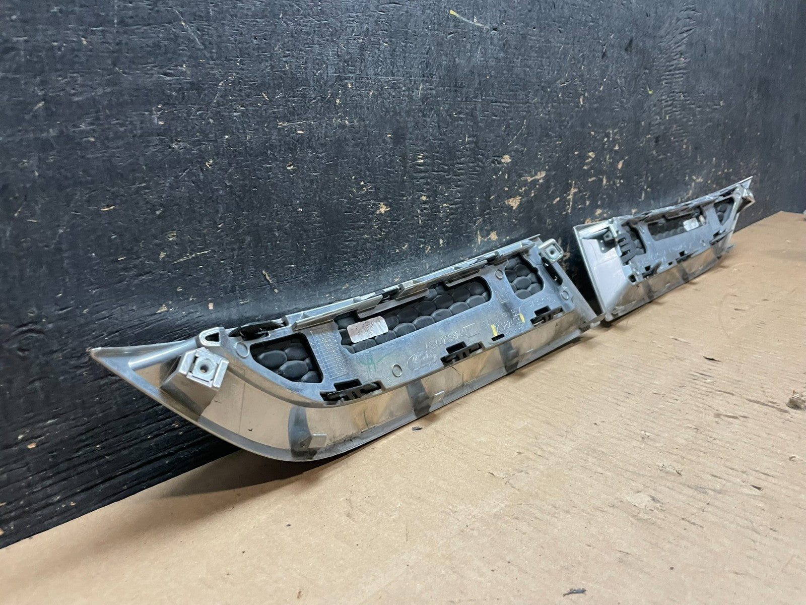 2013 2014 2015 GMC Acadia Front Left+Right Set Grille Bezel Bumper Oem AA2351 DG4