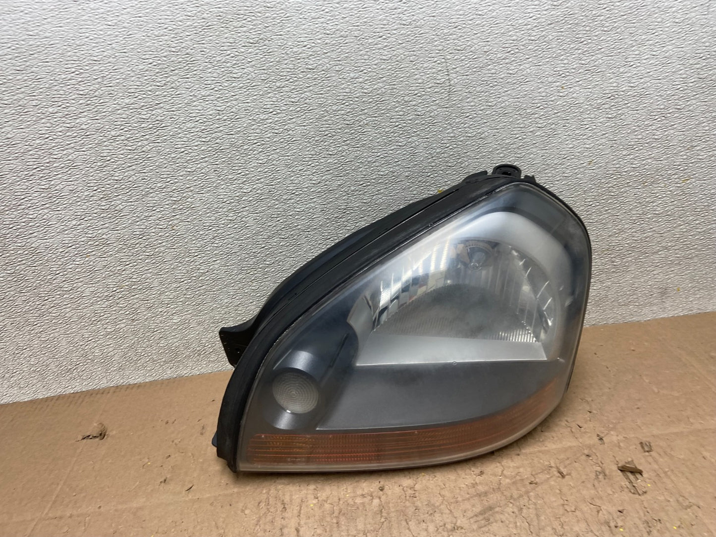 2005 to 2008 Hyundai Tucson Left Driver LH Side Headlight Oem Y3310 DW0