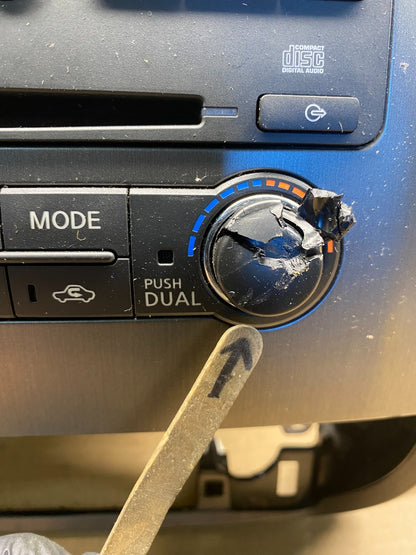 2008 to 2012 Nissan Armada Bose Radio CD Player A/C Climate Control OE AI7453 DG1