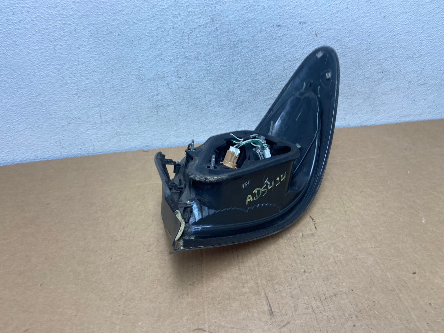 2002 to 2004 Lexus ES300 ES330 Left Driver Side Tail Light AD5424 LK6