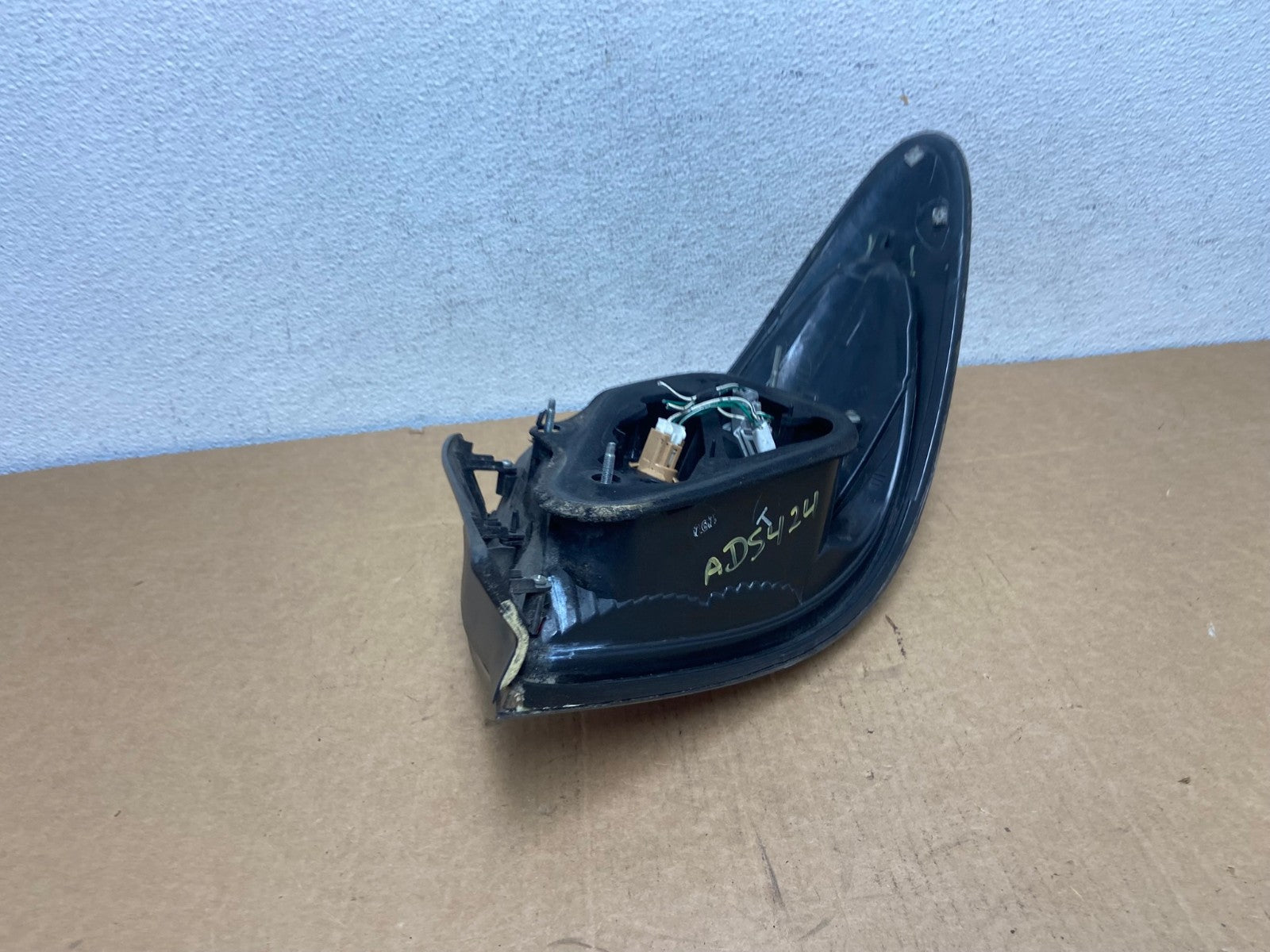 2002 to 2004 Lexus ES300 ES330 Left Driver Side Tail Light AD5424 LK6