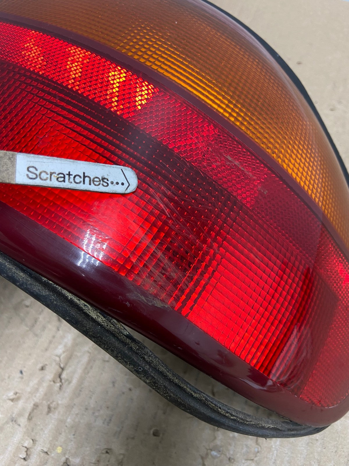 1997 to 2003 Chevrolet Malibu Passenger Right RH Side Tail Light AE9768 LK3