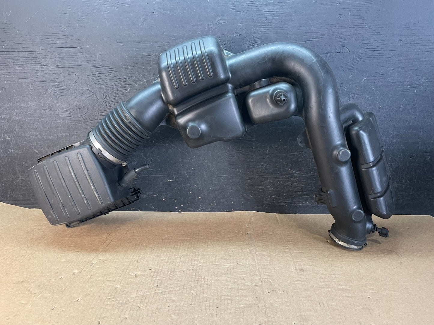 2014-2015 Jeep Grand Cherokee Durango 3.6L Resonator Air Intake Tube af5379 DG0