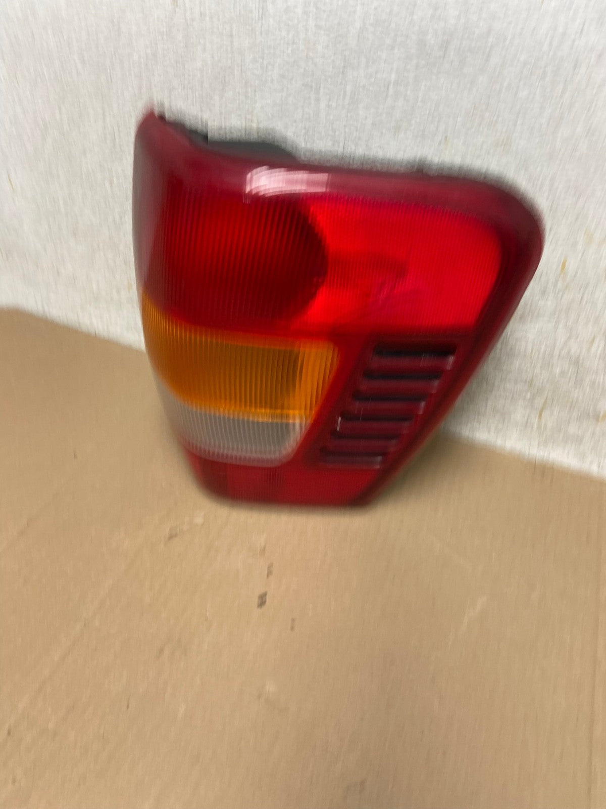 1999-2004 Jeep Grand Cherokee WJ Right Passenger Rh Tail Light AI1162 LK1
