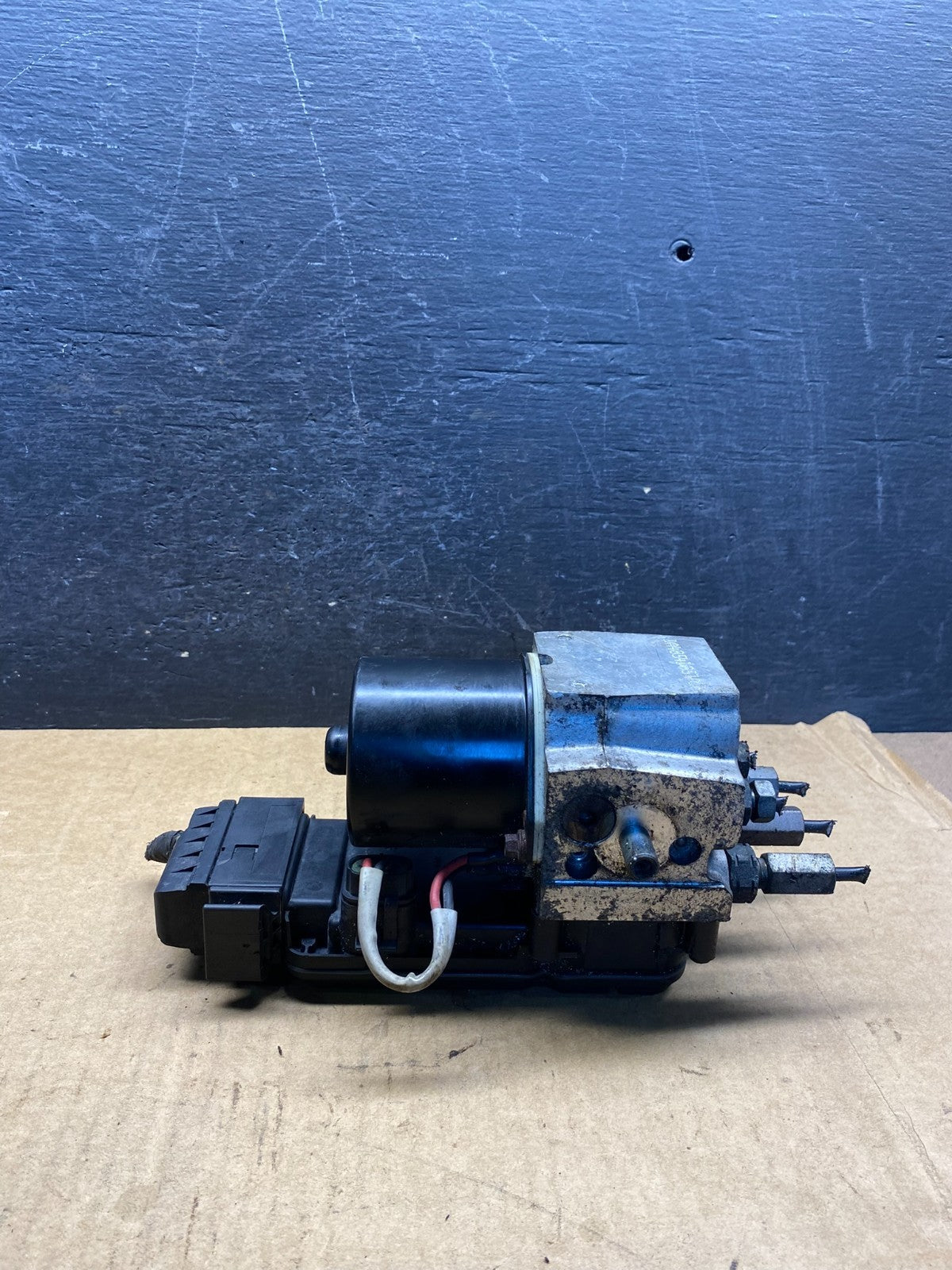 2004 - 2007 Ford E250 E350 Van ABS Anti Lock Brake Pump Module AH7217 DW4