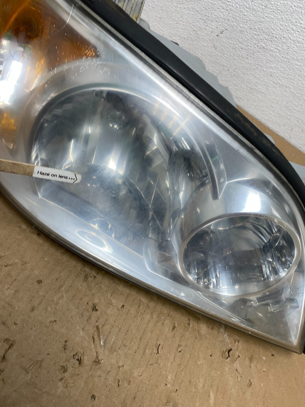 2002 to 2005 Kia Sedona Right Passenger RH Side Headlight DEPO AB6974 DW5