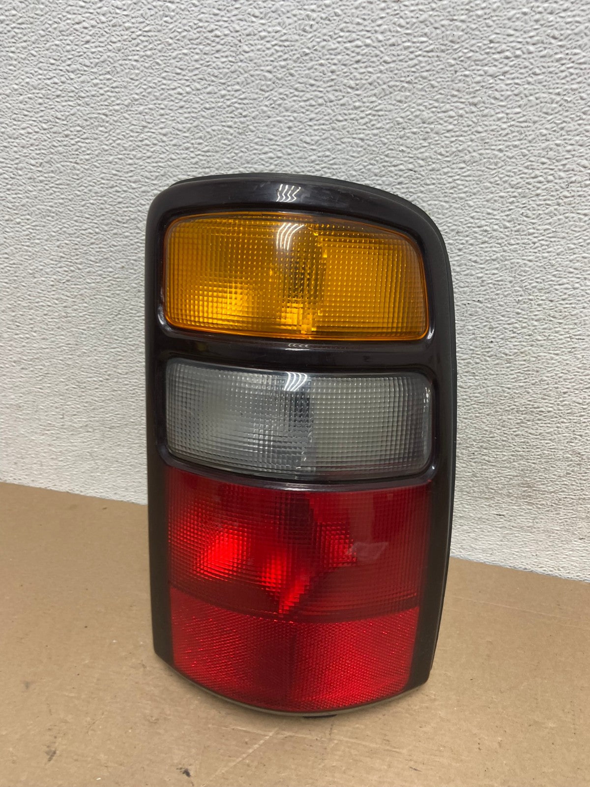 2000 - 2006 Chevrolet Suburban Tahoe Yukon Right Passenger Tail Light AF4542 LK0