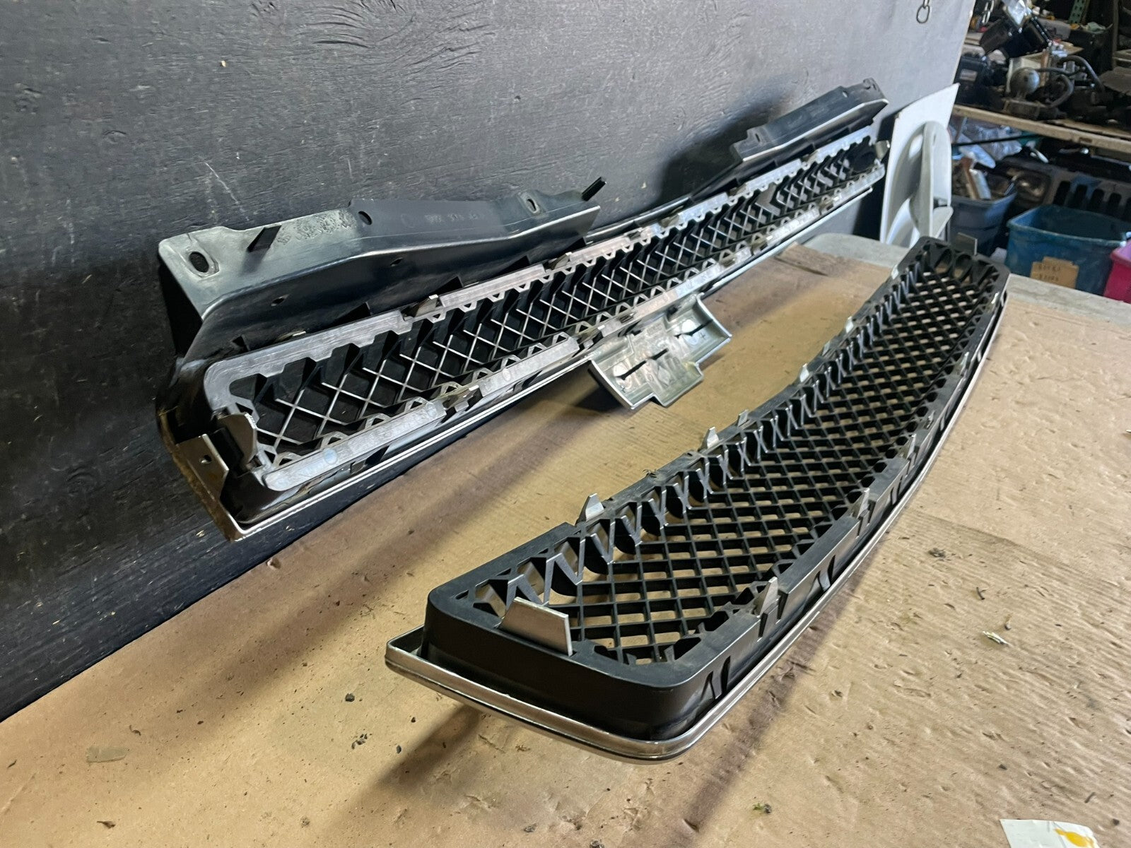 2007 to 2014 Chevrolet Avalanche Front Upper Lower Set Grill Grille N5626 PS8