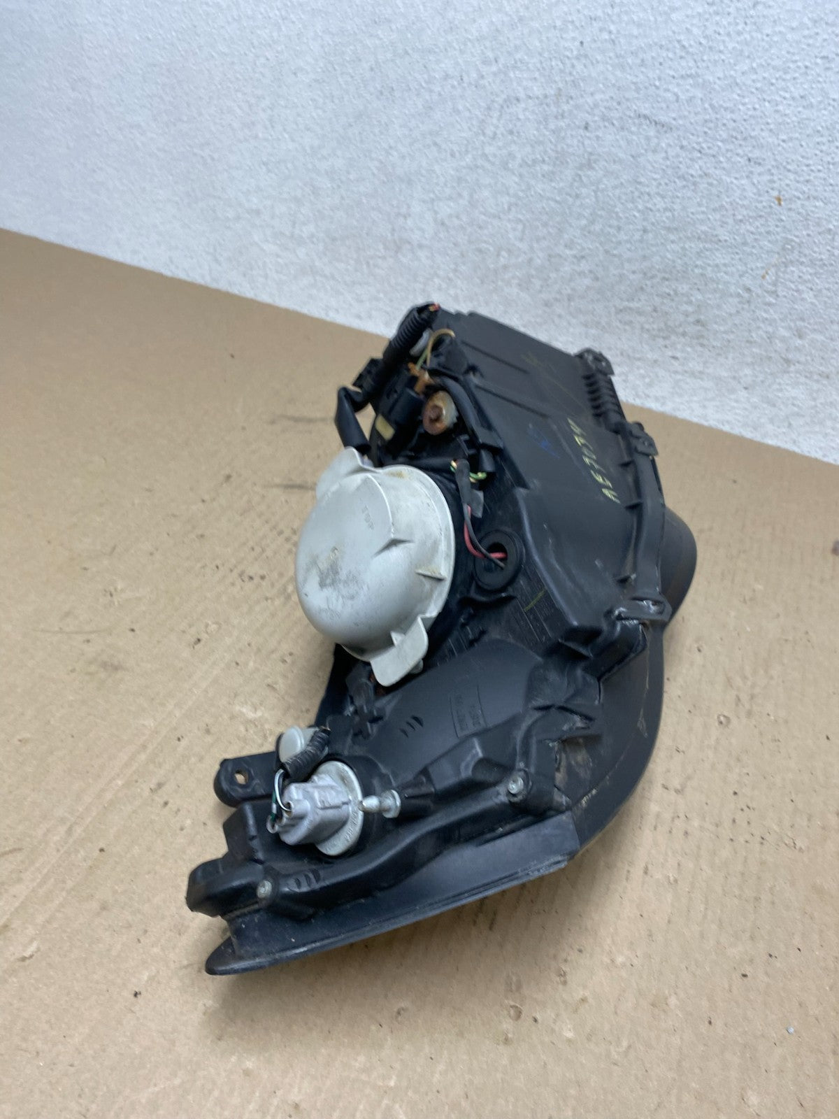 2006 to 2007 Subaru Legacy Left Driver LH Side Headlight AE7034 DW9