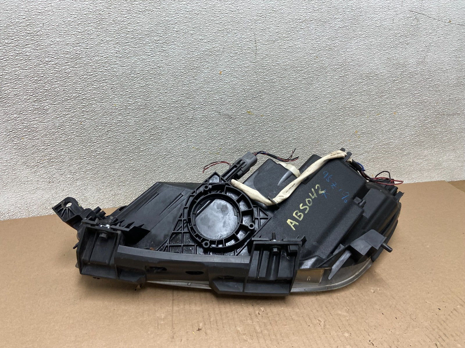 Halogen 2007 to 2009 Mazda CX-7 Right Passenger RH Side Headlight Oem AB5042 DW7