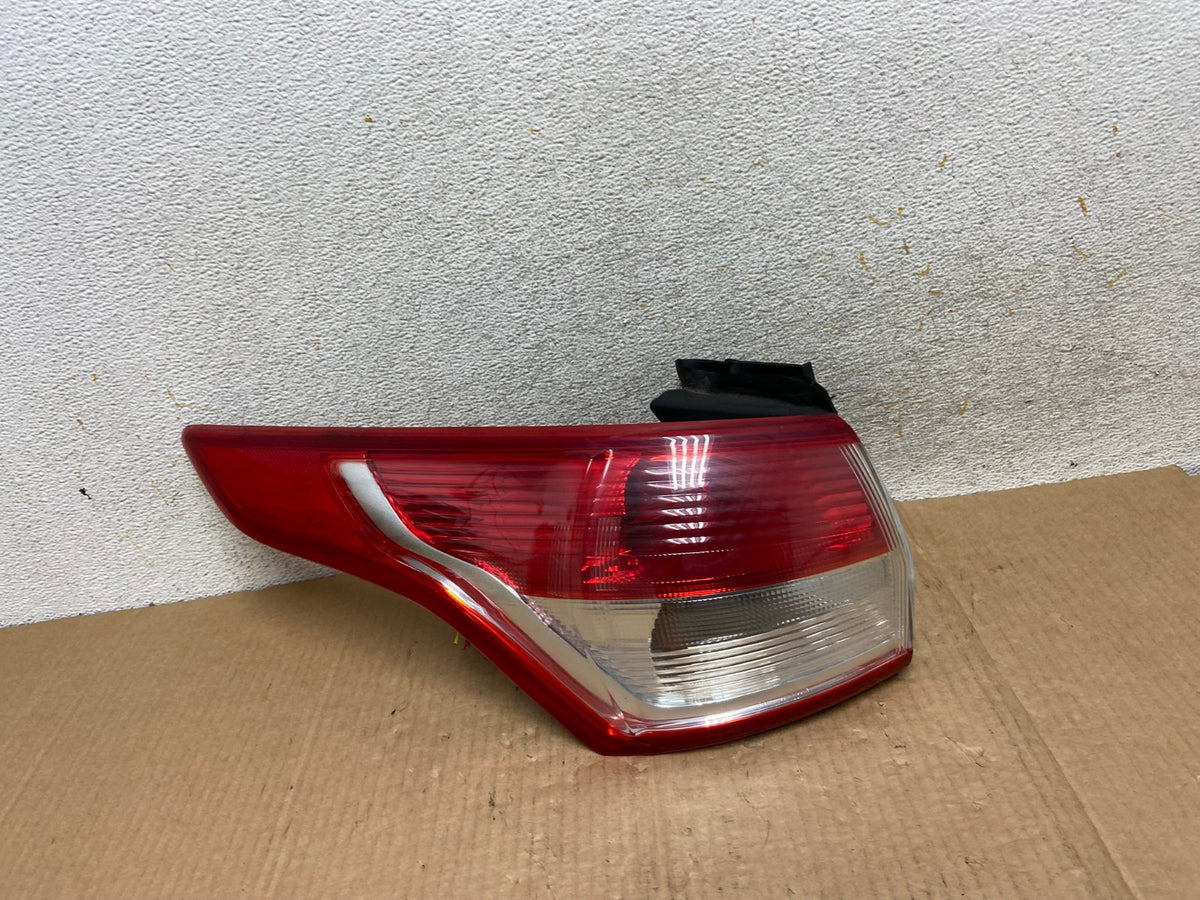 2013 to 2016 Ford Escape Left Driver LH Side Tail Light AI5858 LK0