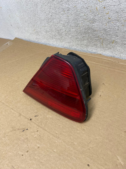 1998 - 2002 Honda Accord Coupe 2-door Right Passenger Tail Light AH8220 LK2