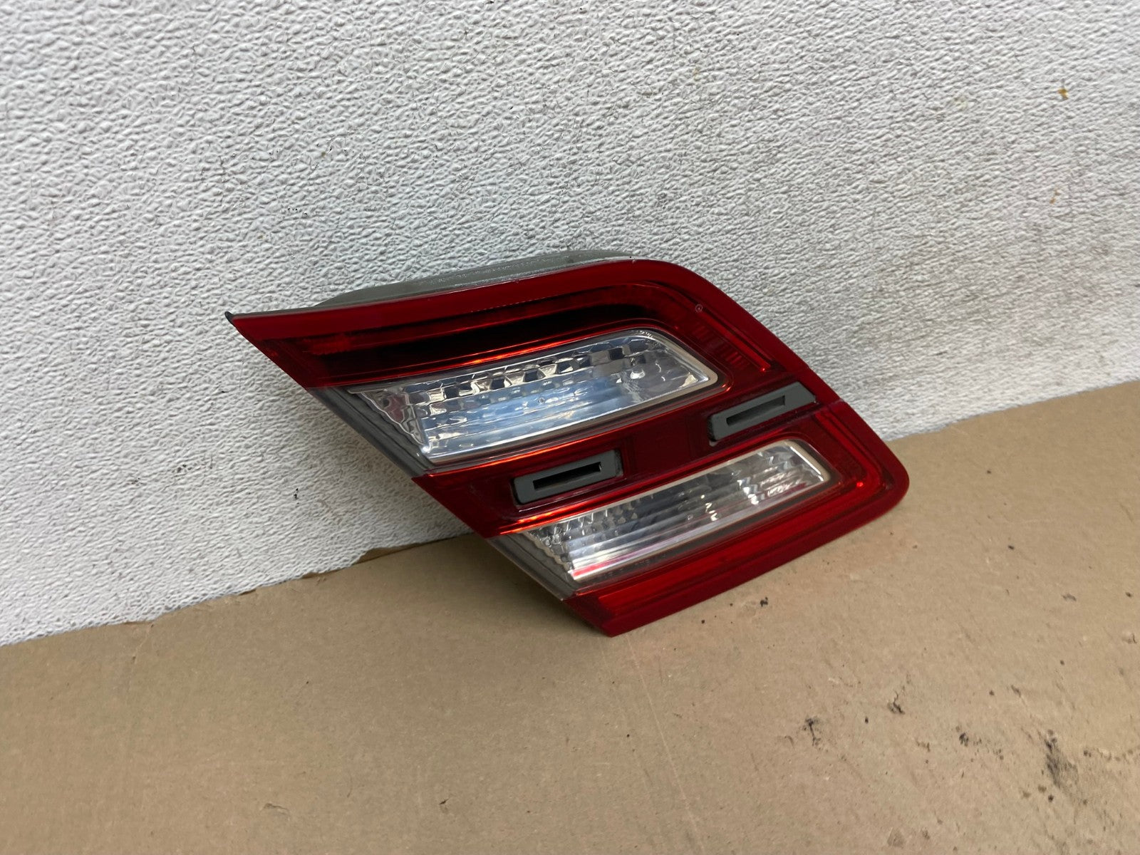 2013 to 2018 Ford Taurus Left Driver Lh Side Tail Light Inner AG6879 LK2