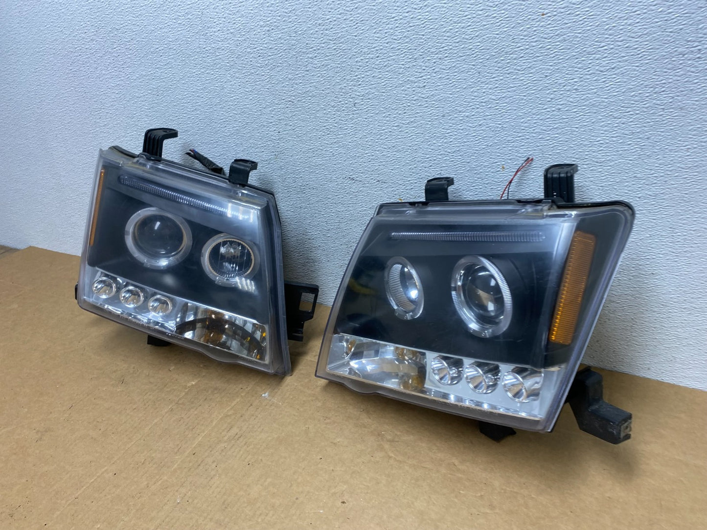 2005-2015 Nissan Xterra Driver Left+Right Set LED Black Headlights AD4480 DW1