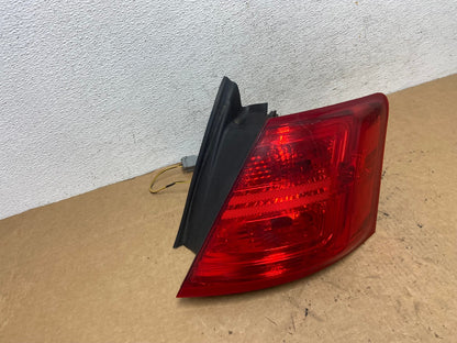 2014 to 2018 Ford Taurus Interceptor Right Passenger RH Tail Light AD5174 LK2