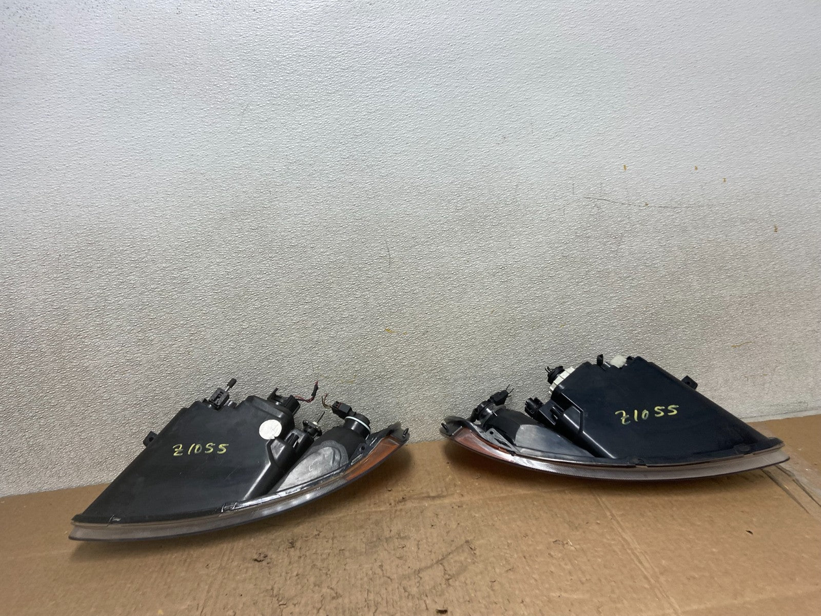 2001 to 2002 Chrysler Sebring Left+Right Side Headlights Z1055 DW7