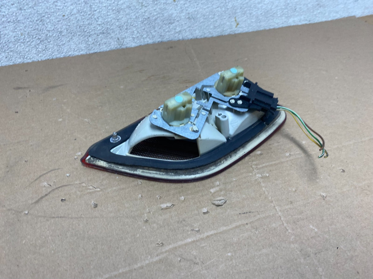 1998-2003 Mercedes Benz CLK Inner Left Driver LH Side Tail Light Lamp R0448 DW4