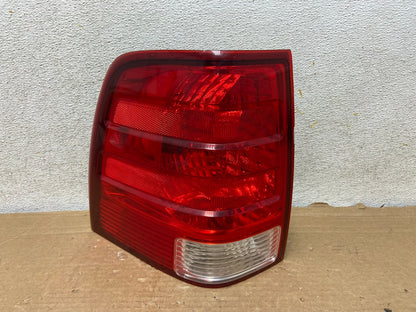 2003 2004 2005 2006 Ford Expedition Left Driver Lh Tail light AH8547 LK0