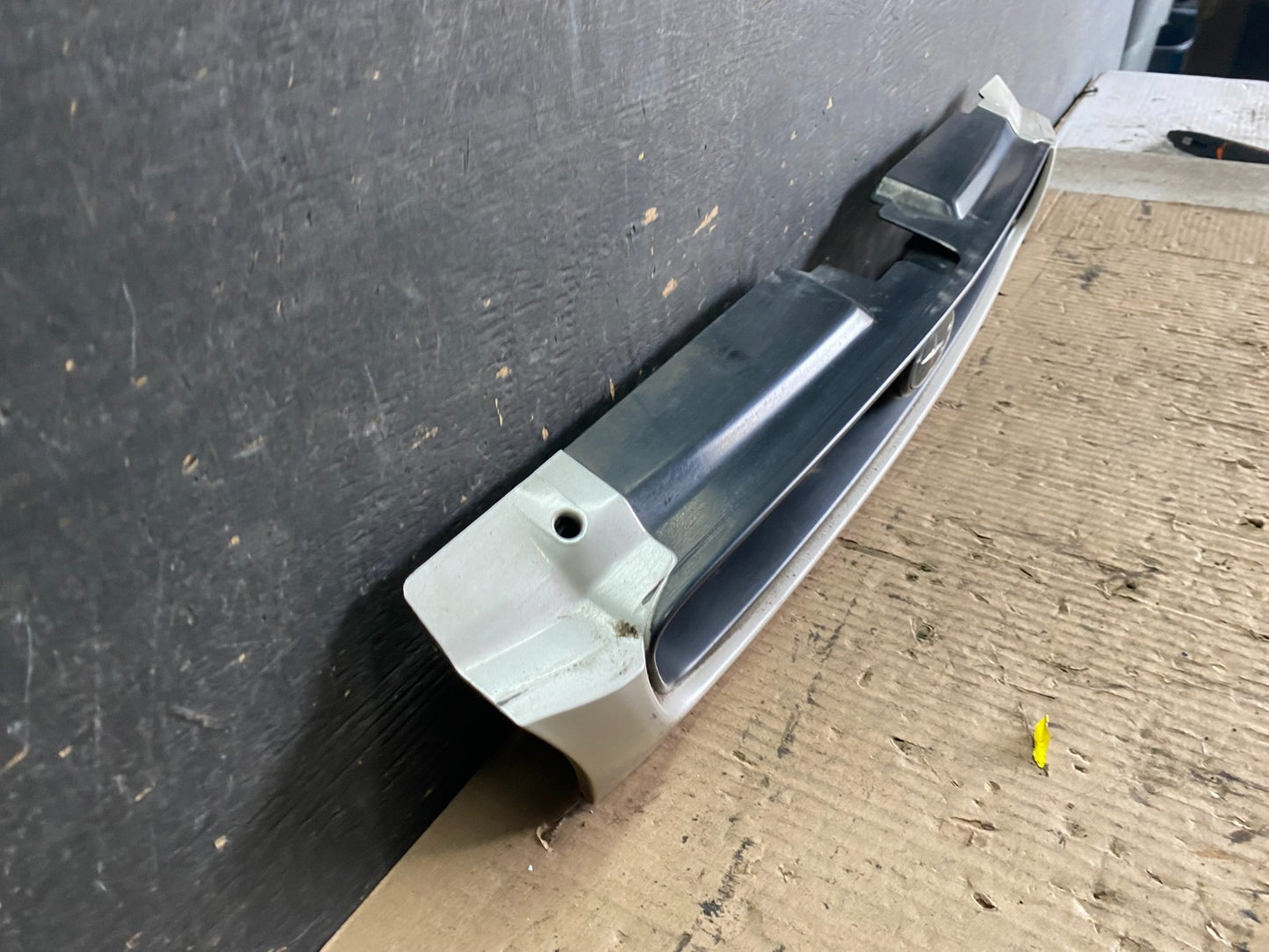 1996 Subaru Impreza Front Upper Grille Grill Q3383 DG2