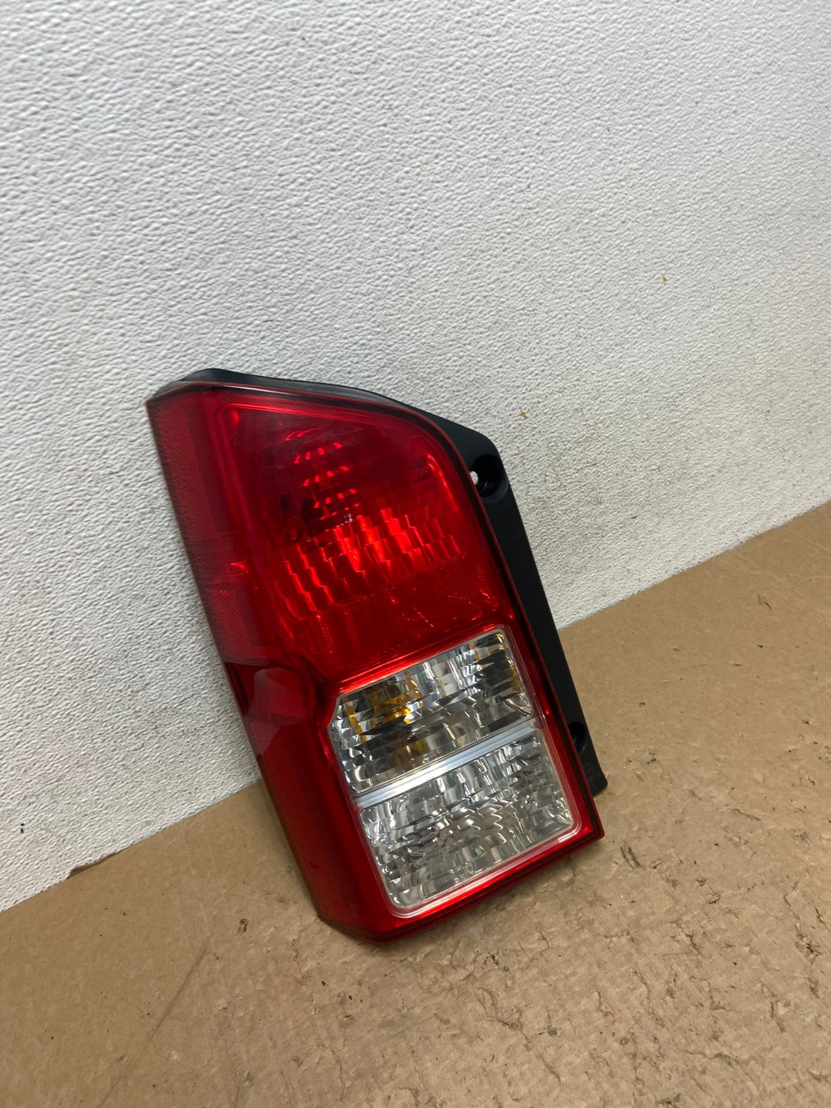 2005 to 2012 Nissan Pathfinder Tail light Left Driver Lh Side AG1451 LK2