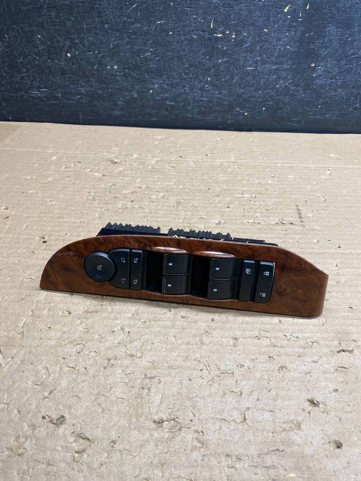 2007-2013 Chevy Suburban Tahoe Yukon Front Left Driver Window Switch ag8436 DG0