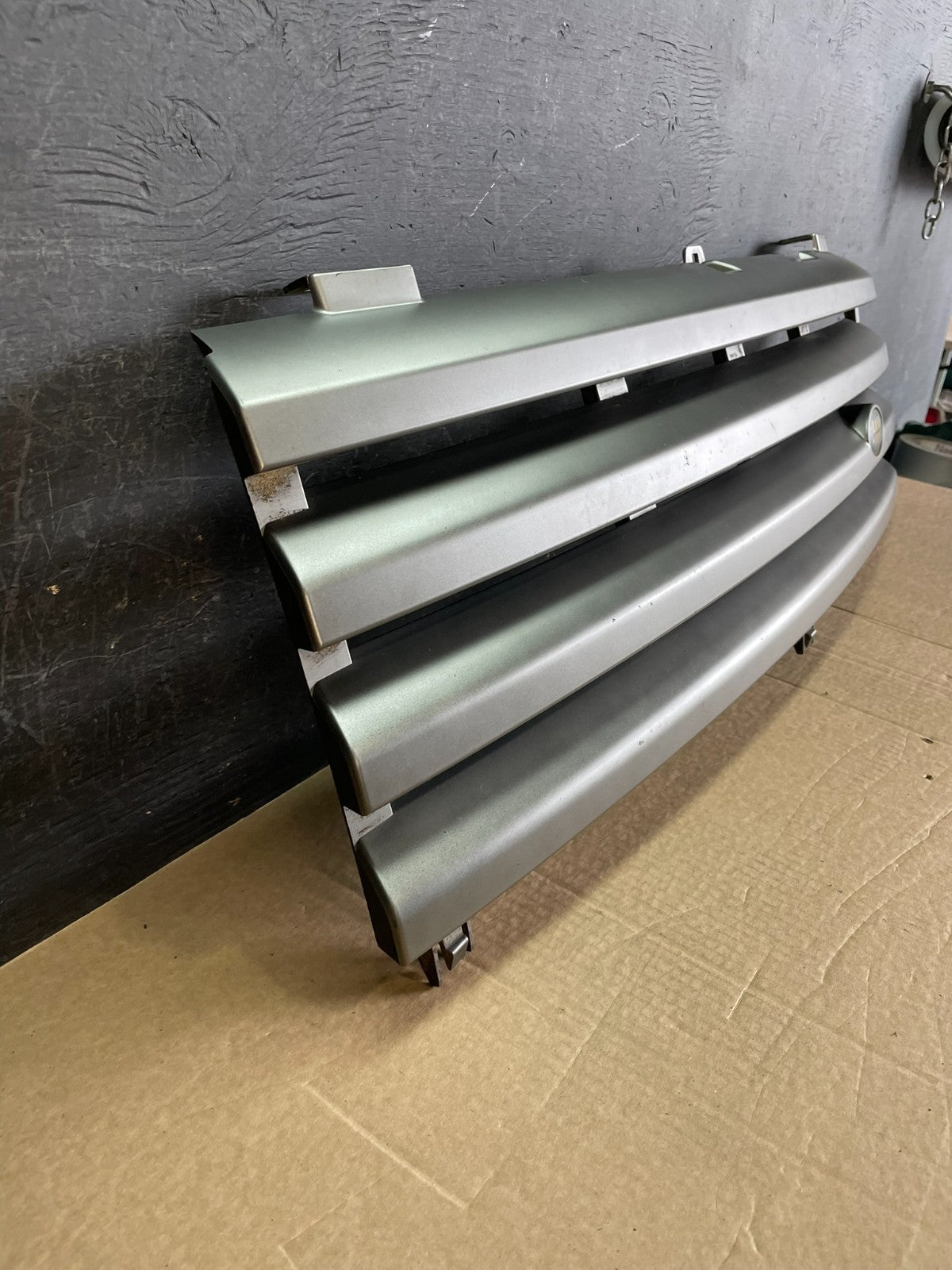 2003 to 2005 Land Rover Range Rover Front Grille Grill AF5232 DW2