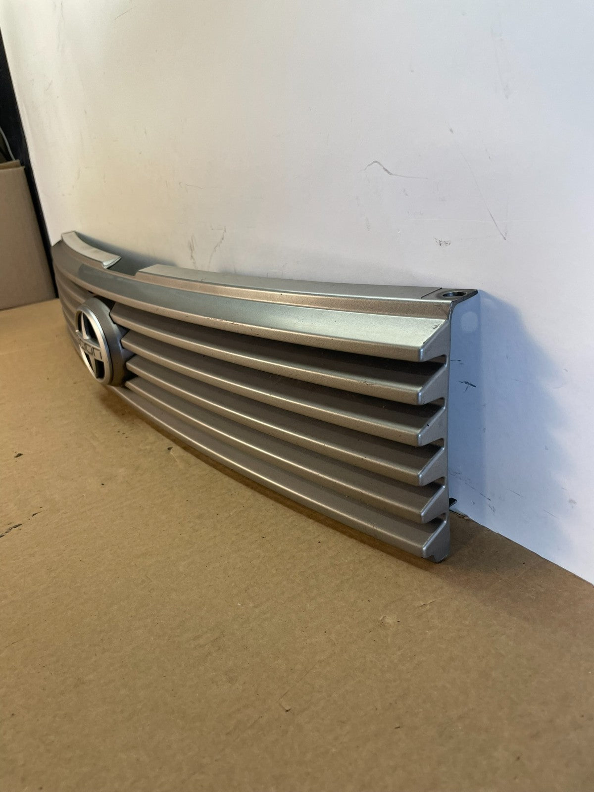 2004 2005 2006 Scion XB Front Upper Grill Grille ah0350 DG1
