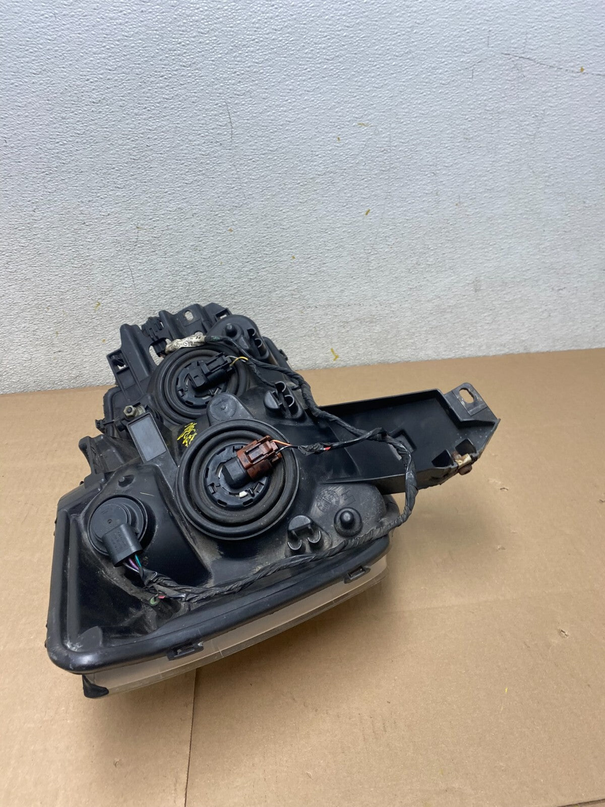 2004 to 2007 Nissan Armada Left Driver Lh Side Headlight Halogen M4620 DW12
