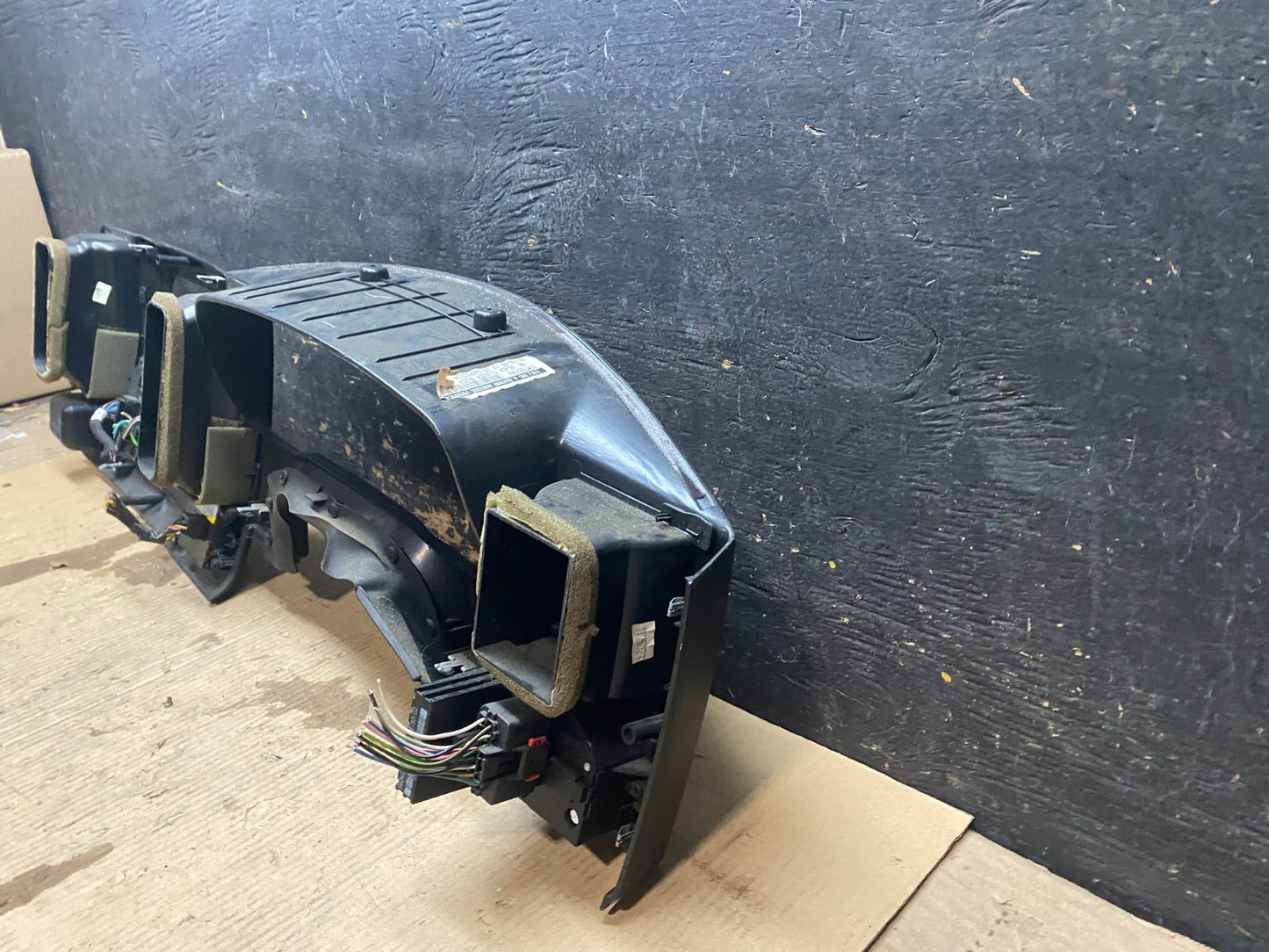 2001 2004 Dodge Dakota Speedometer Climate  Control Radio Panel Bezel X3160 DG8