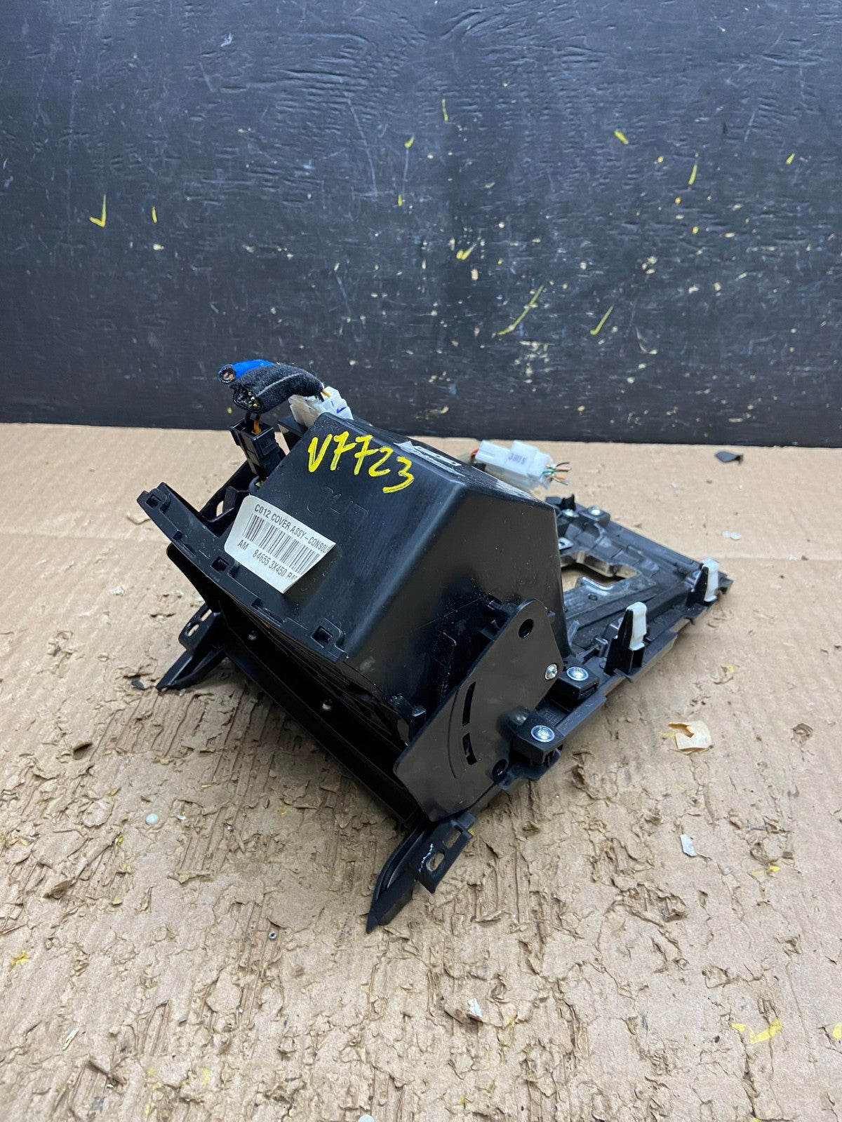2011 - 2013 Hyundai Elantra Shifter Bezel Center Console Storage Oem v7723 DG4
