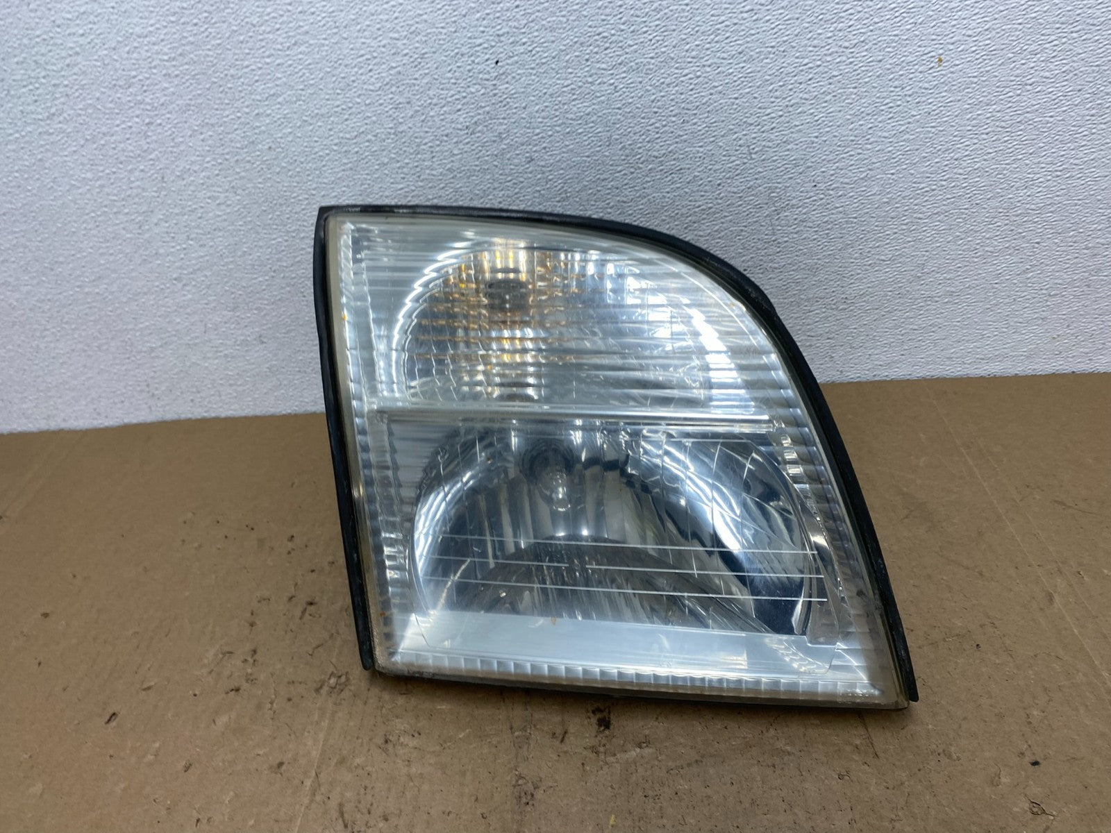 2002-2005 Mercury Mountaineer Right Passenger Halogen Headlight AC6046 DW0