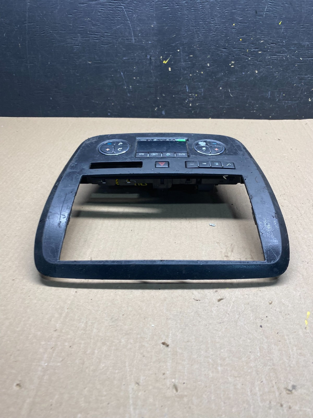 2008 to 2012 Buick Enclave AC Heater Climate Control Unit Q6916 DG3