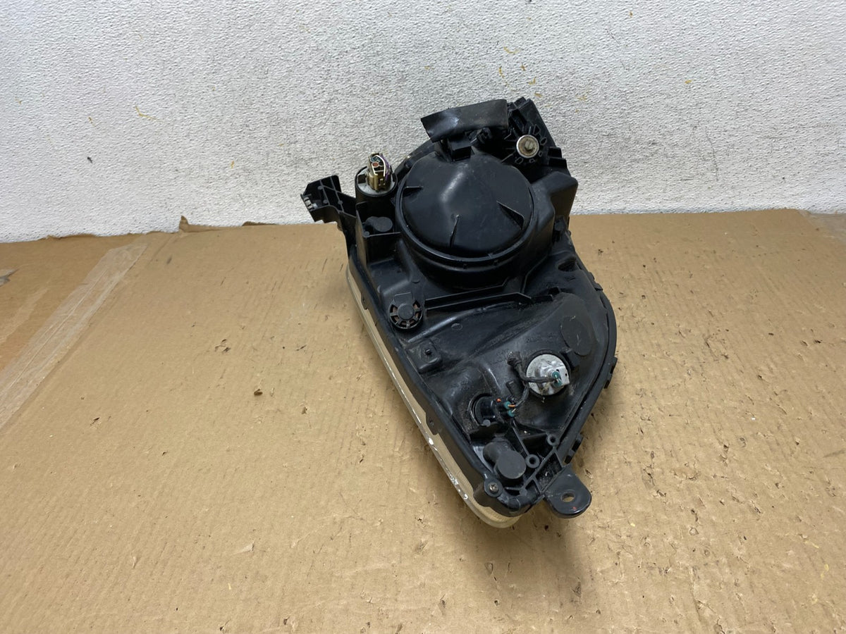 2004 - 2005 Toyota Prius Right Passenger RH Side Headlight Xenon Hid AH2877 DW8