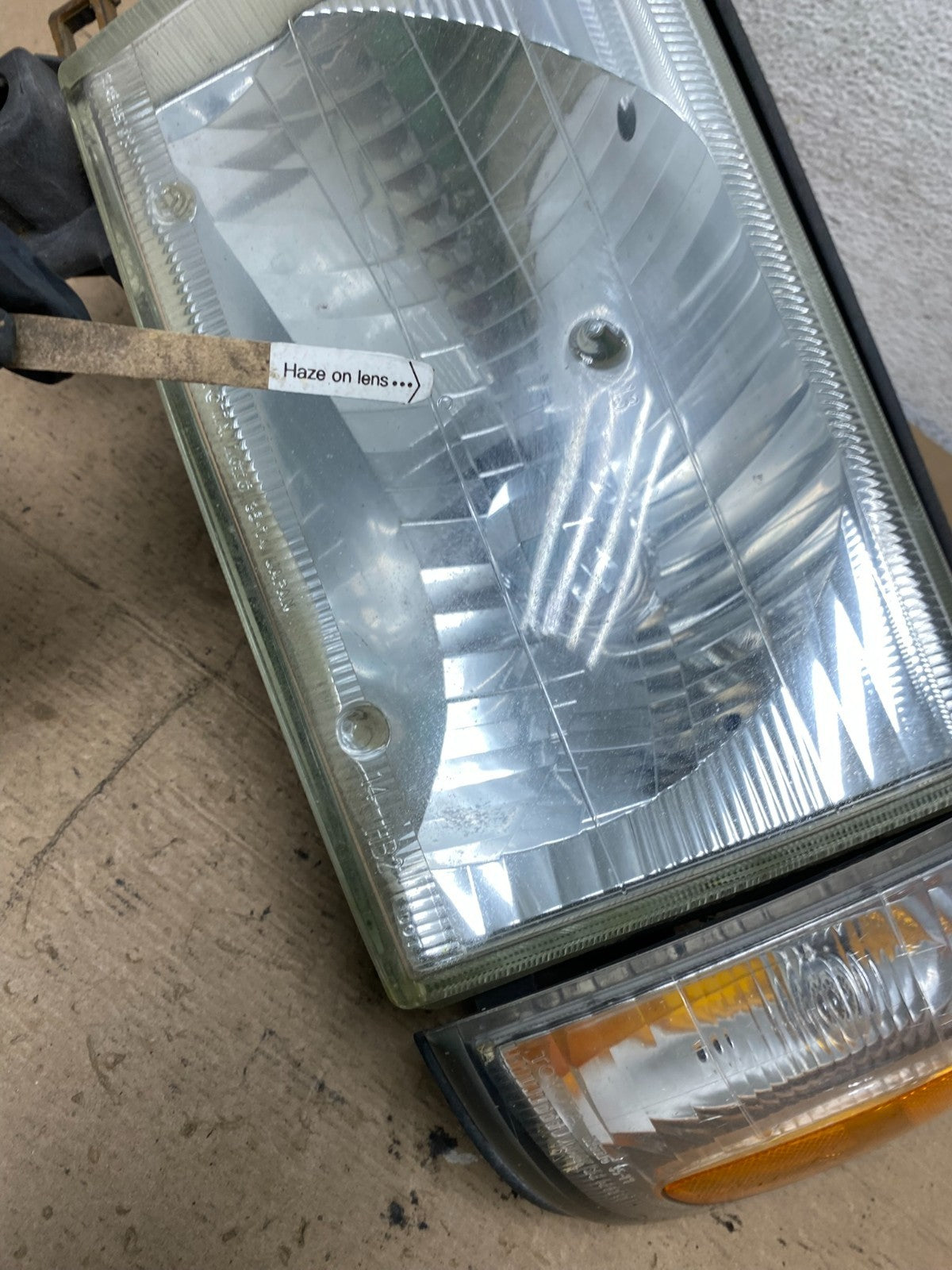 1996 to 2002 Toyota 4Runner Halogen Left Driver LH Headlight AF5078 DW4
