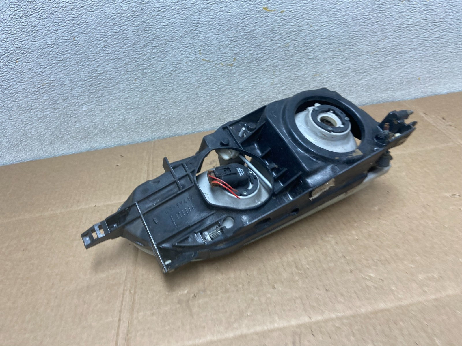 1993 to 1997 Toyota Corolla Left Driver LH Side Headlight Y8477 DW7