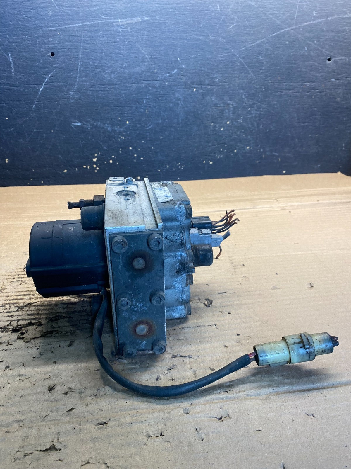 2006 Freightliner MT45 Chassis ABS Modulator Valves 4784070570 AA32141